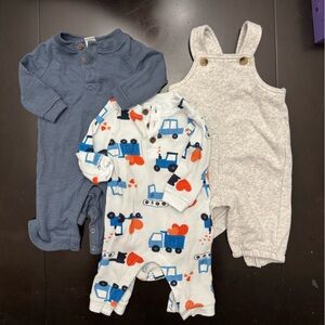 Old Navy 3 piece Baby Boy blue 0-3 mos winter Romper Set bundle